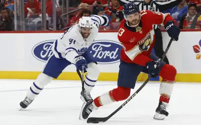 Panthers defeat Maple Leafs 2-0 in Game 4 to even series