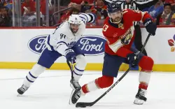 Panthers defeat Maple Leafs 2-0 in Game 4 to even series