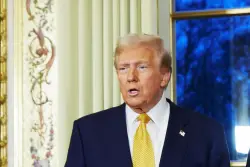 "I am the shopkeeper": Trump compares US to "beautiful store" while dodging question about tariffs
